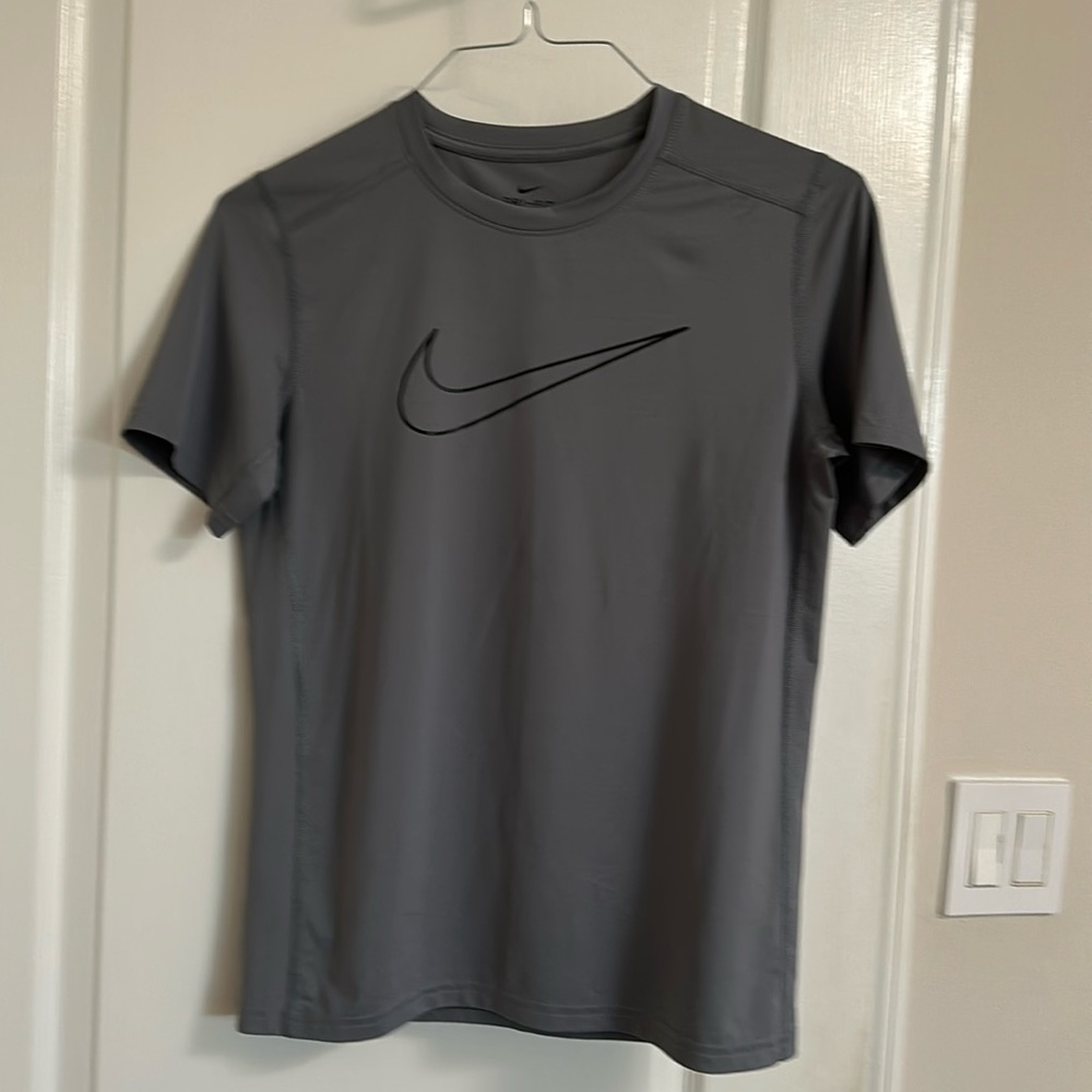 Youth XL size Nike dry fit top.